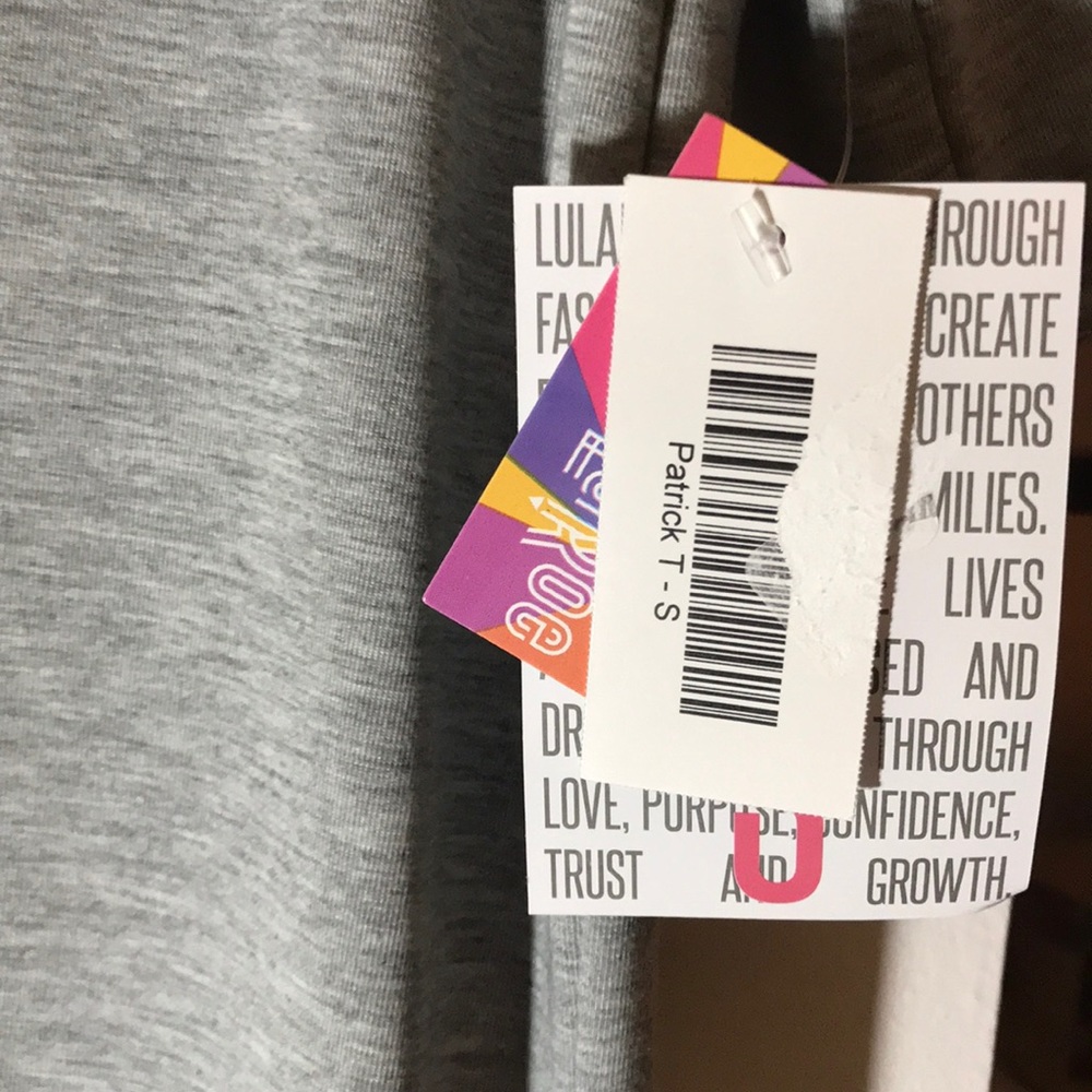 Lularoe Patrick T - Picture 4 of 8
